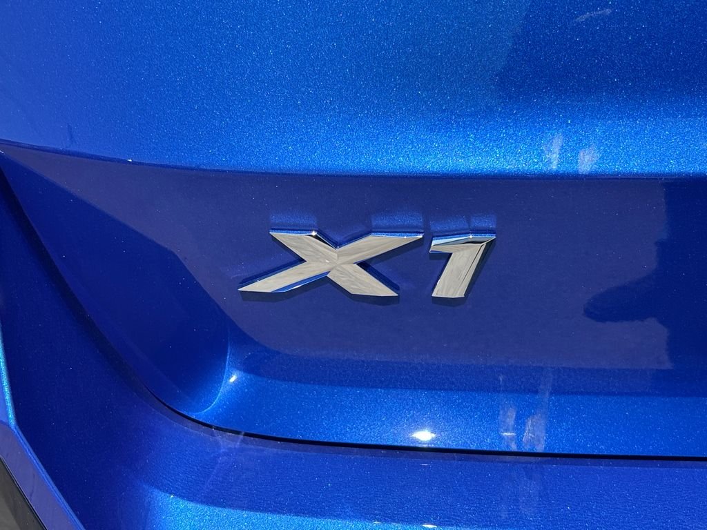 New 2027 Portimao Blue Metallic BMW xDrive28i image 11