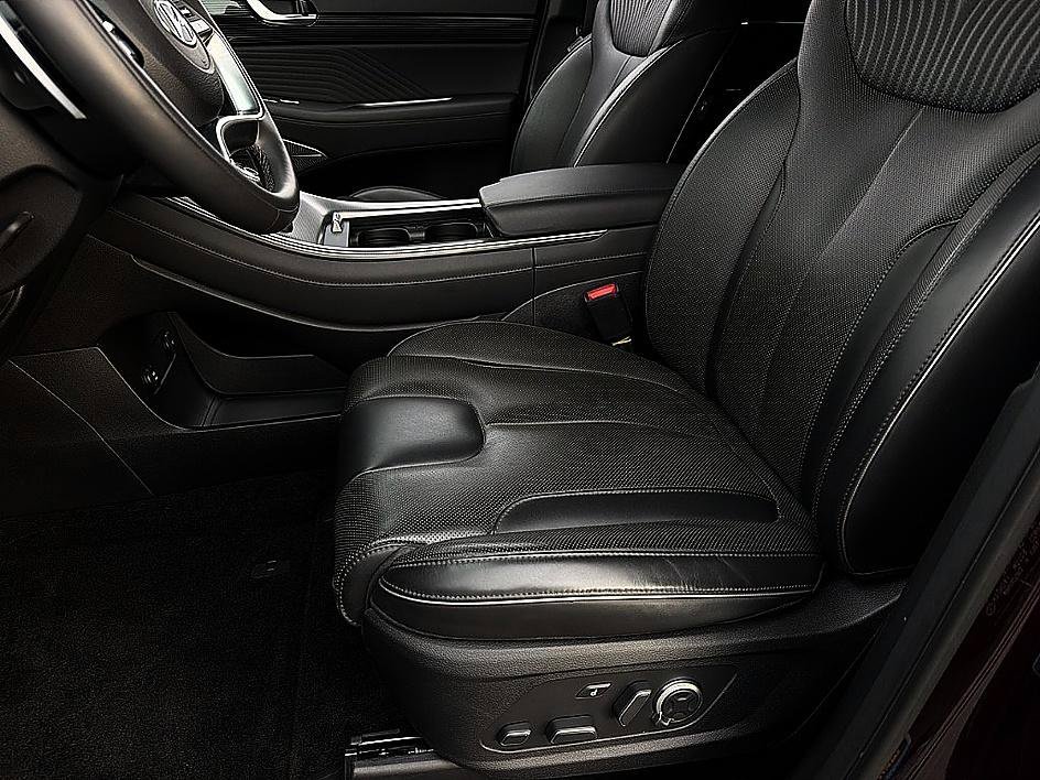 Used 2025 Sierra Burgundy Hyundai Calligraphy image 11