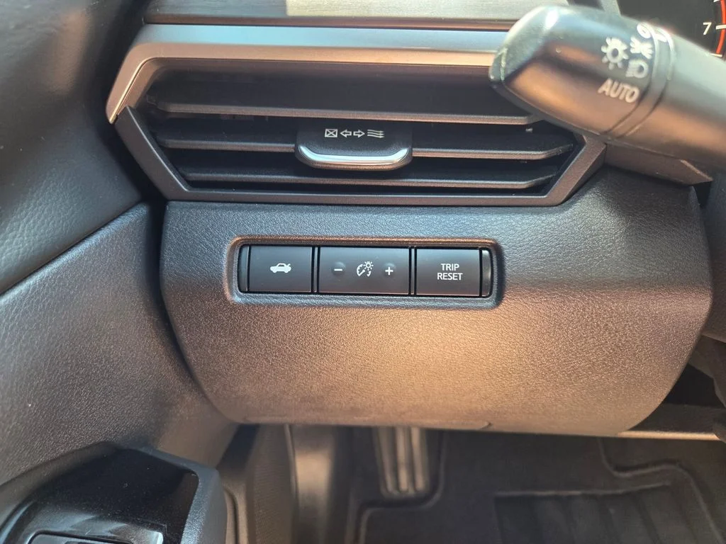 Used 2023 Black Nissan 2.5 SV image 22