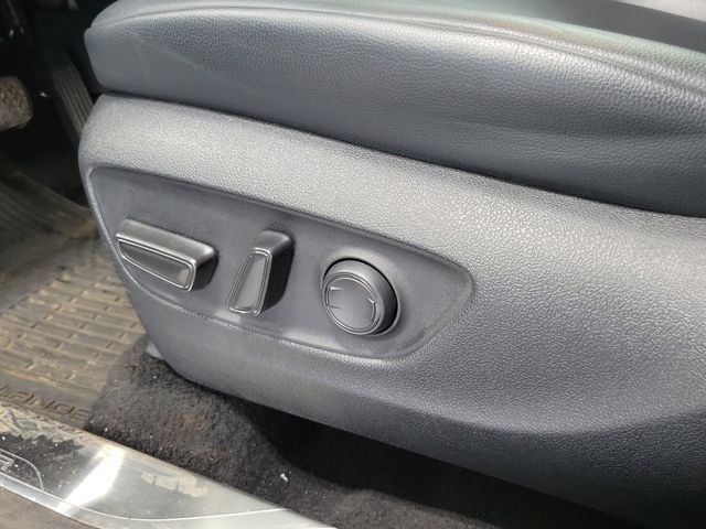 Certified Used 2022  Toyota XLE image 9