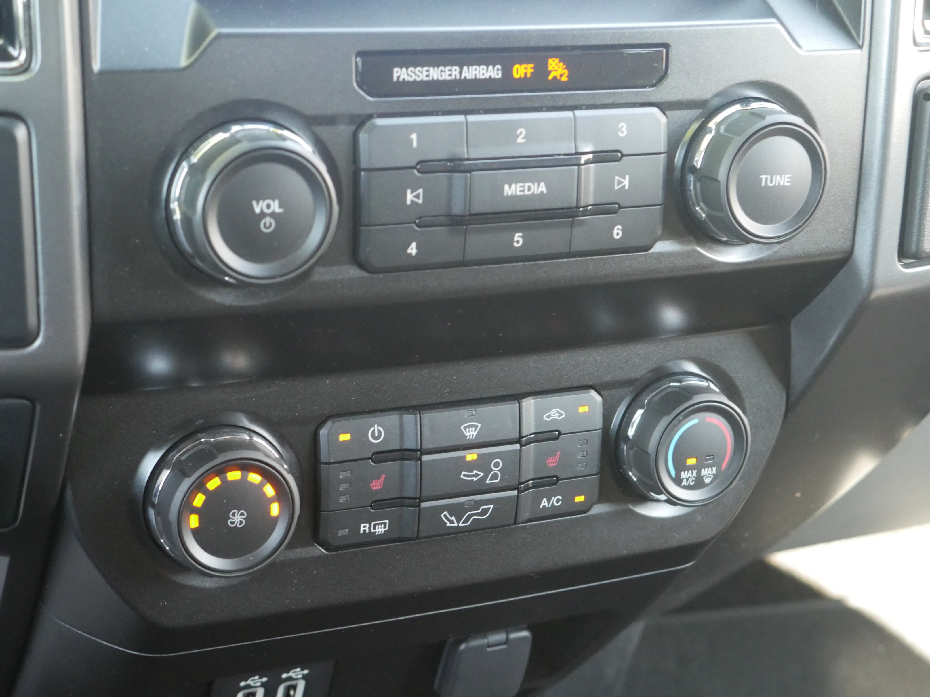 Used 2020 Oxford White Ford XLT image 14