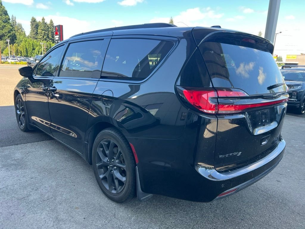 Used 2021 Brilliant Black Crystal Pearlcoat Chrysler Touring image 5