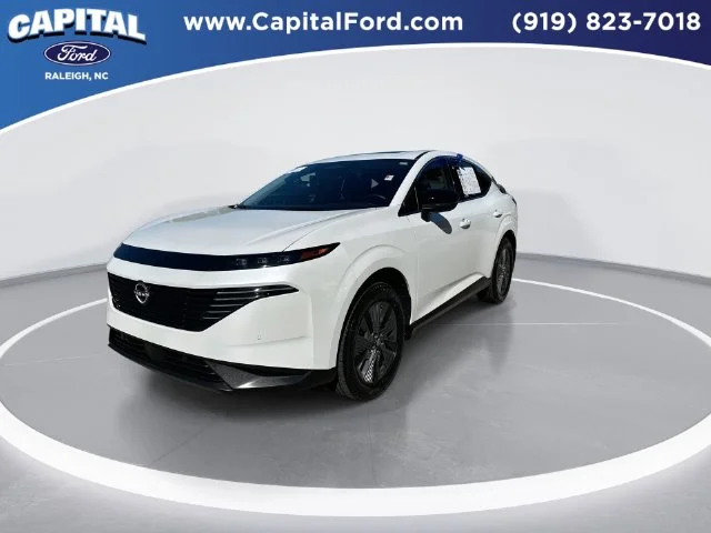 Used 2025 White Nissan SL image 4