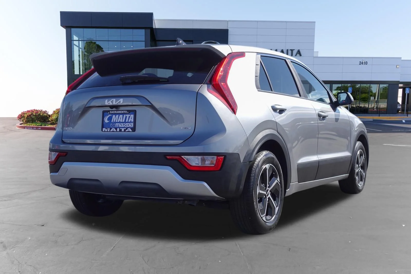 Used 2025 Steel Gray Kia LX image 3
