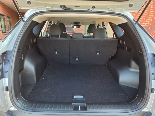 Used 2024 Silver Hyundai SE image 21