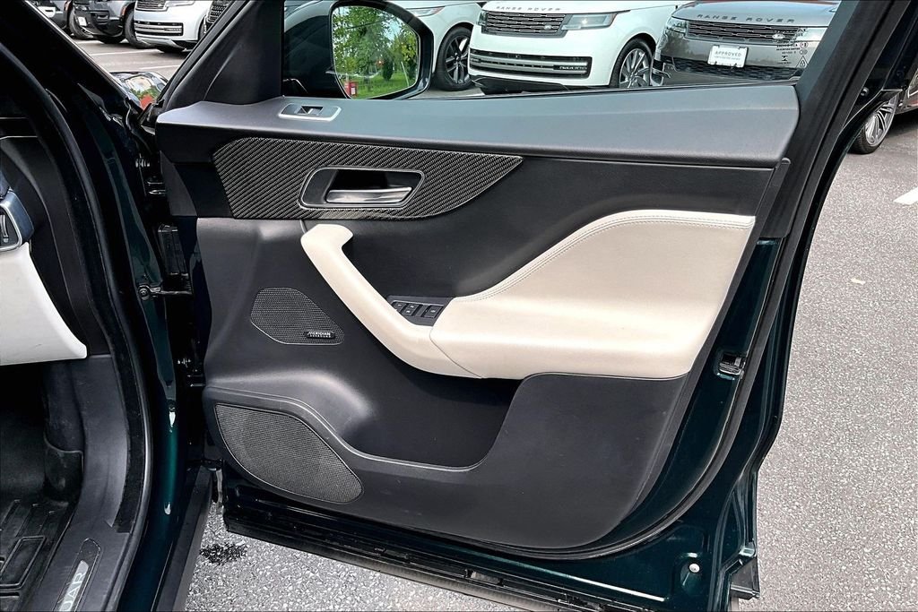 Used 2020 Green Jaguar SVR image 19