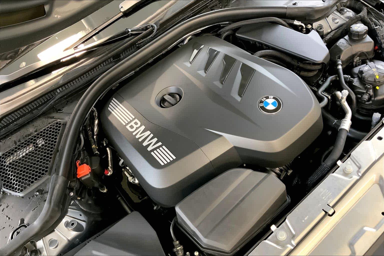 New 2026 Skyscraper Grey Metallic BMW 330i NA xDrive image 17