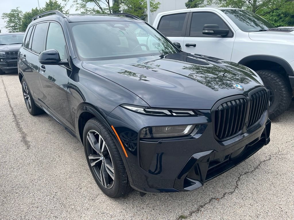 2023 BMW X7 xDrive40i's photo
