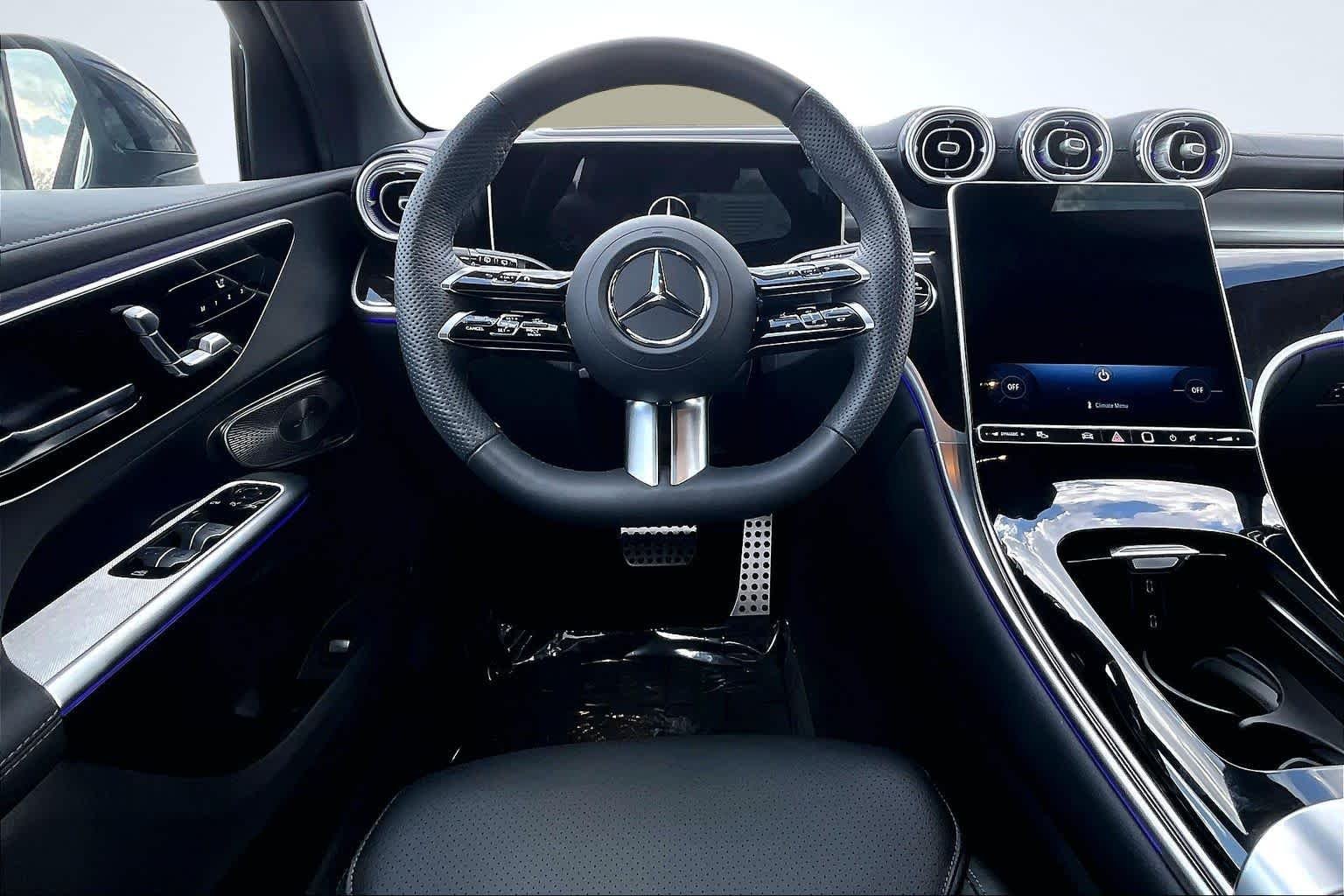 New 2026 Obsidian Black Metallic Mercedes-Benz GLC 300 image 15