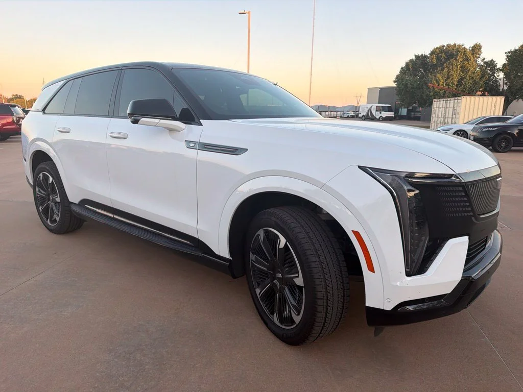 Used 2025 White Cadillac Sport 2 image 4