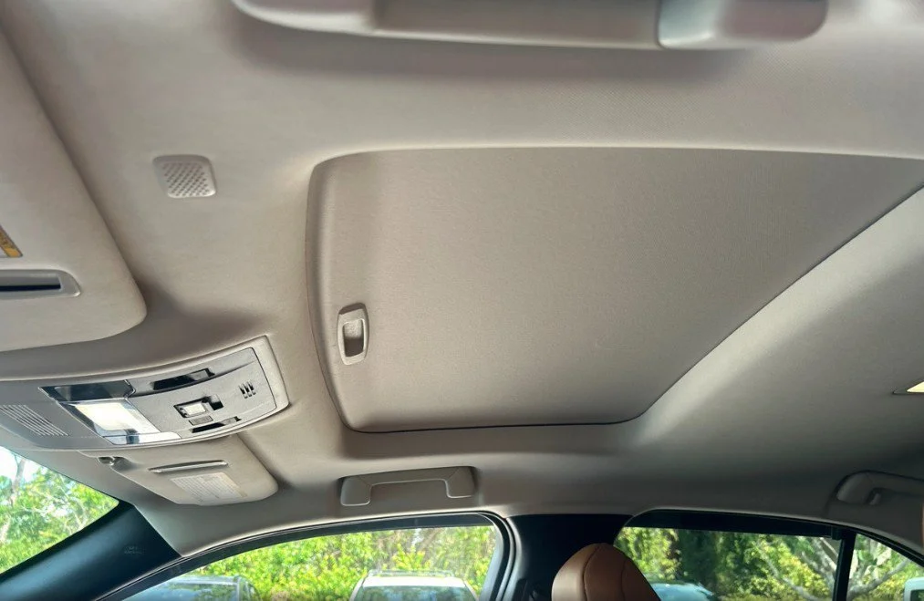 Used 2022 Ultra White Lexus UX 250h image 14