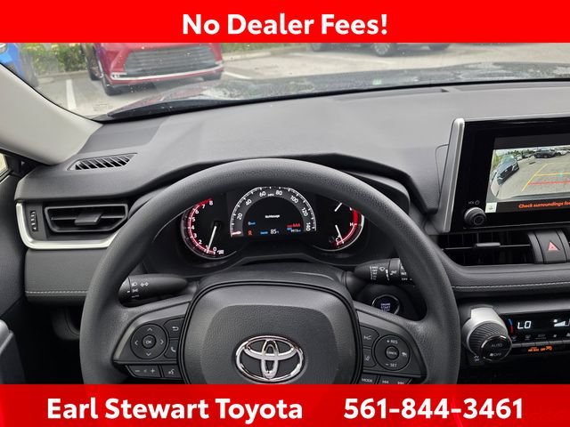 Used 2025  Toyota XLE image 9