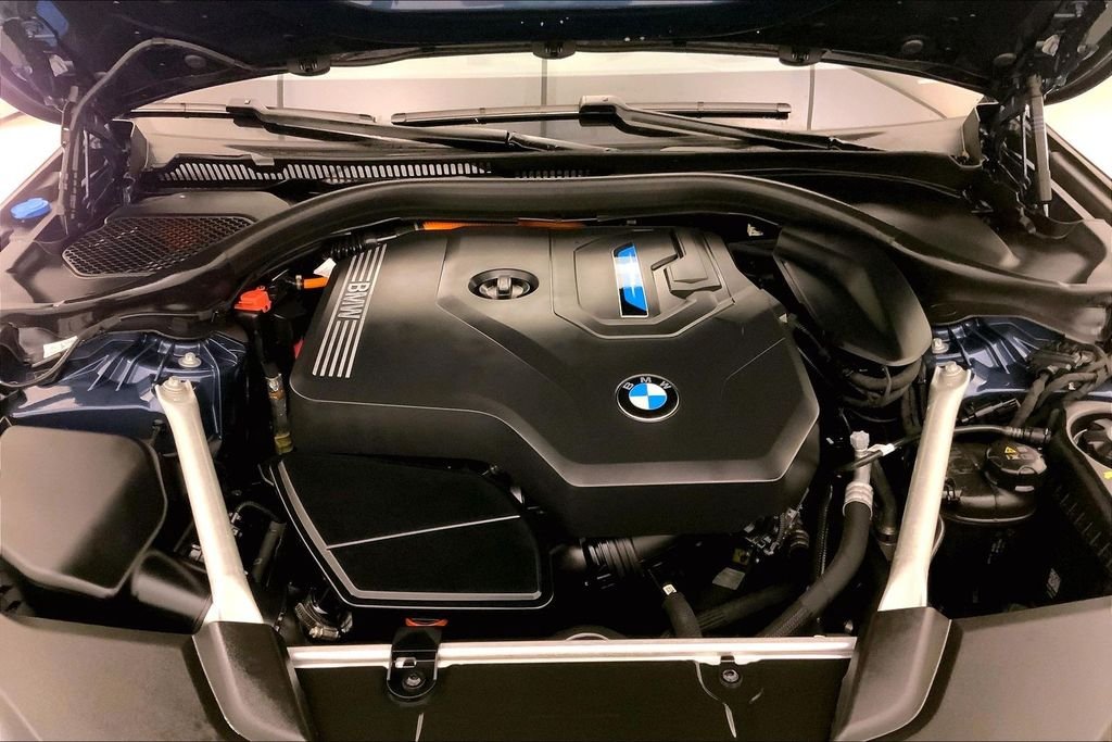 Certified Used 2023 Arctic Race Blue Metallic BMW  image 9
