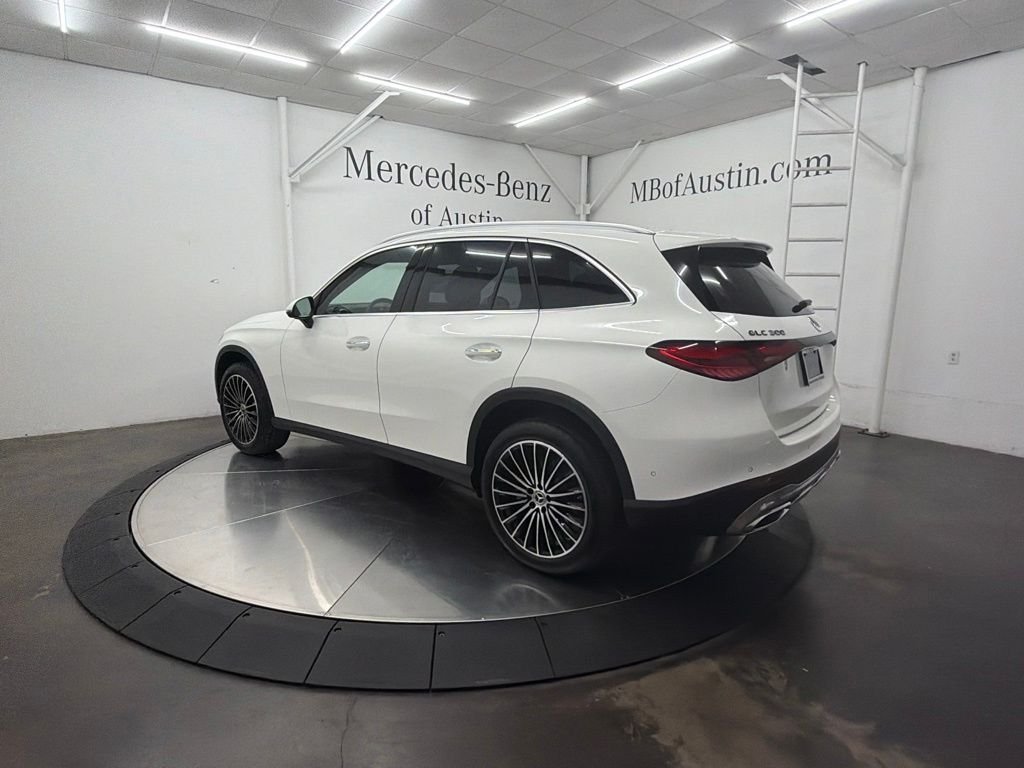 New 2027 Polar White Mercedes-Benz GLC 300 image 5