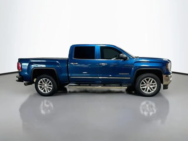 Used 2018 STONE BLUE METALLIC GMC SLT image 5