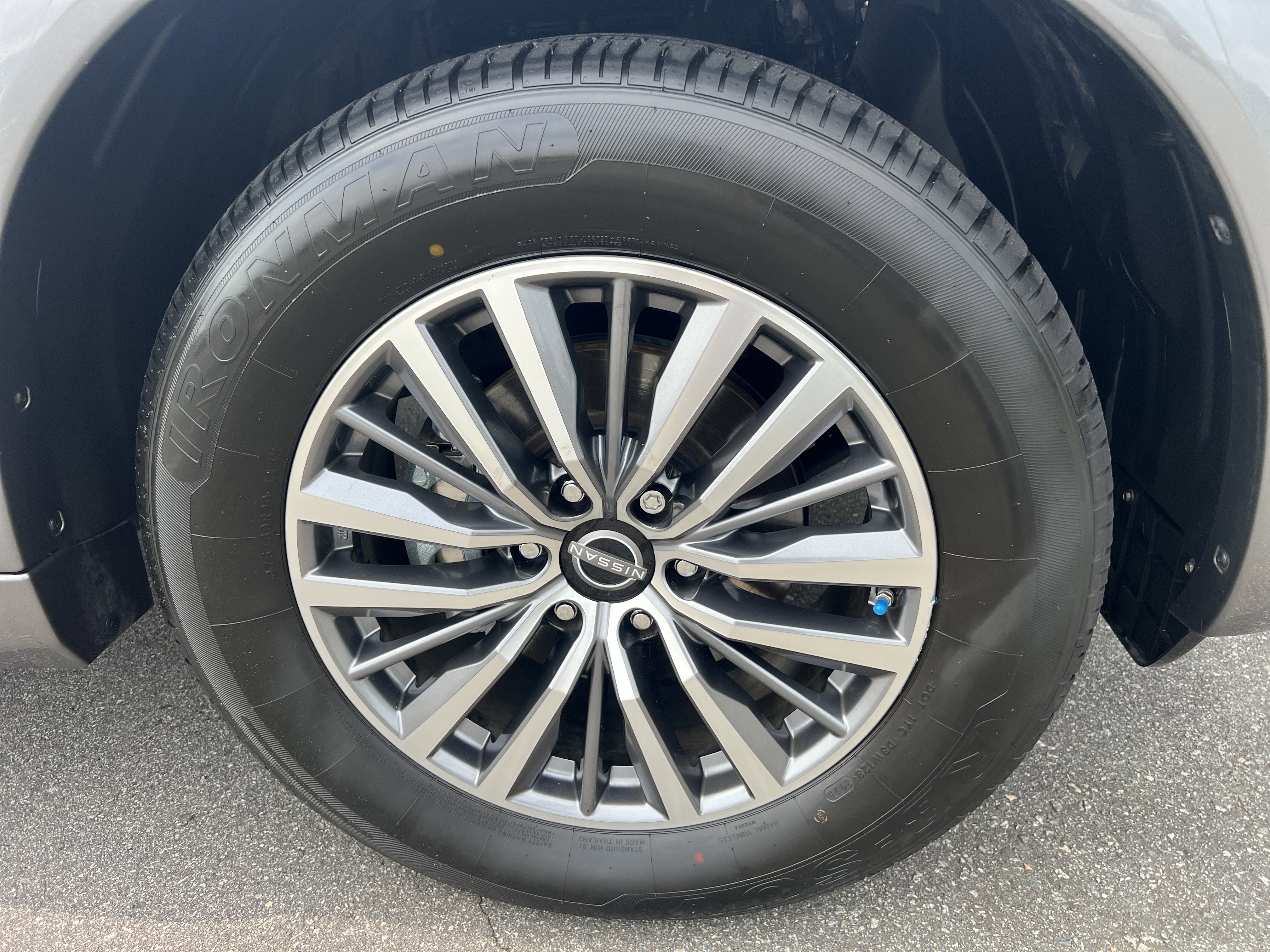 Certified Used 2022 Gun Metallic Nissan SL image 12