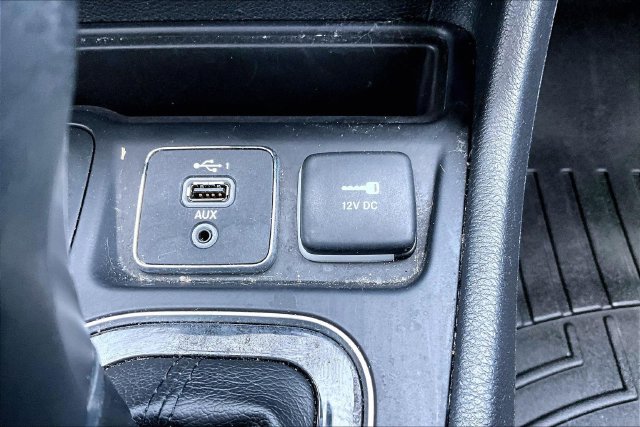 Used 2019 Black Jeep Limited image 25