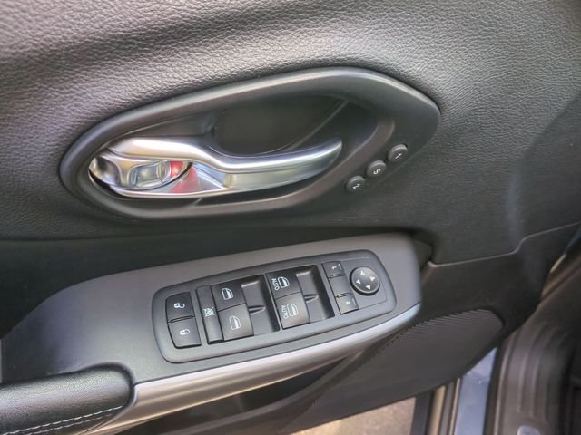 Used 2021 Blue Jeep Limited image 25