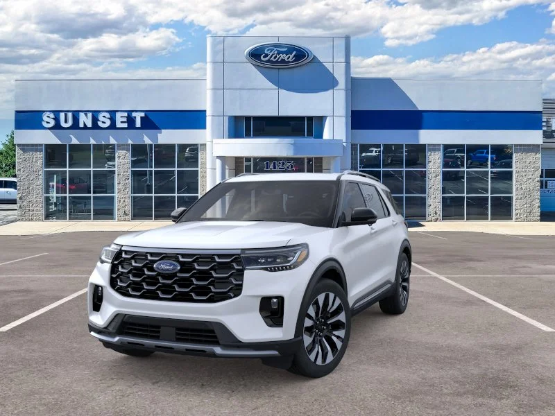 New 2026 Star White Metallic Tri-Coat Ford Platinum® image 2
