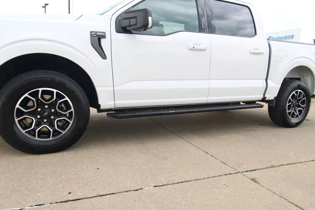 Used 2023 Oxford White Ford XLT image 11