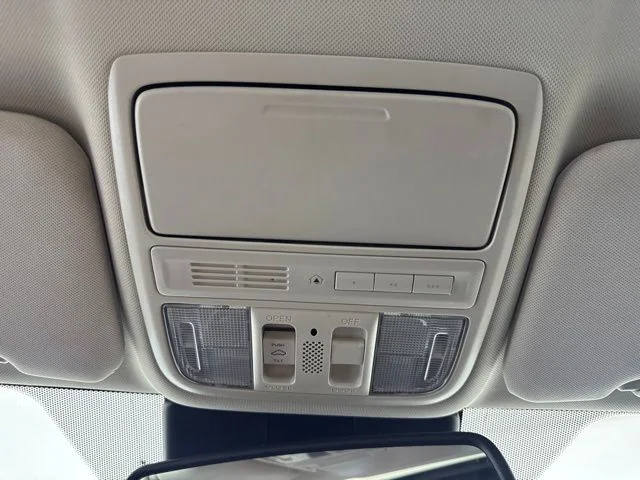 Used 2016 White Honda Touring image 13