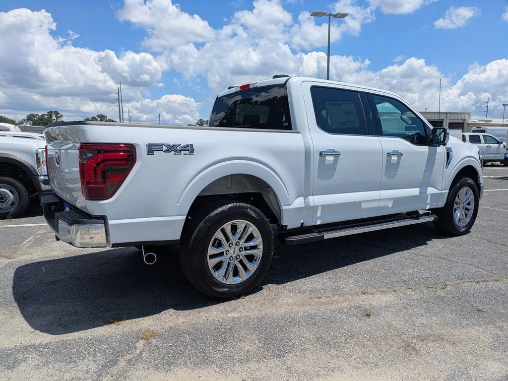 New 2026 Oxford White Ford Lariat image 4