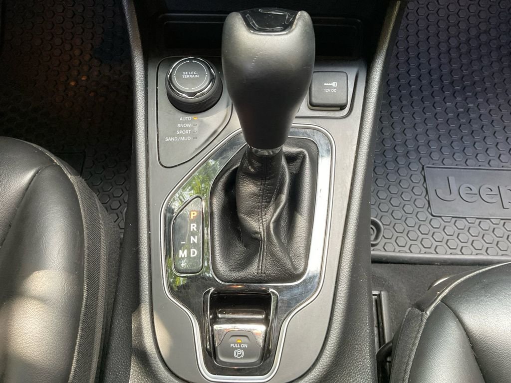 Used 2019 Black Jeep Latitude Plus image 36