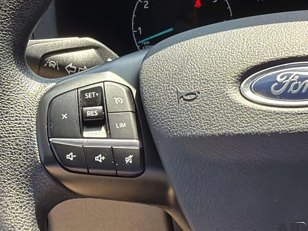 Used 2022 Oxford White Ford XLT image 12