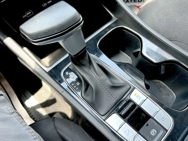 Used 2022 Black Hyundai SEL image 19