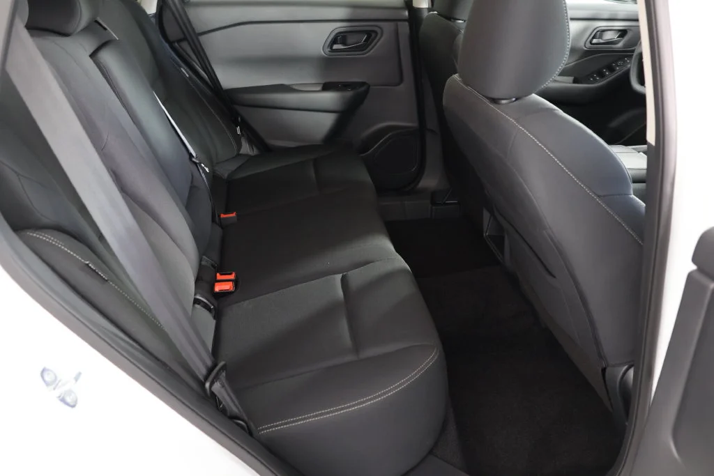 Used 2026 Glacier White Nissan S image 20