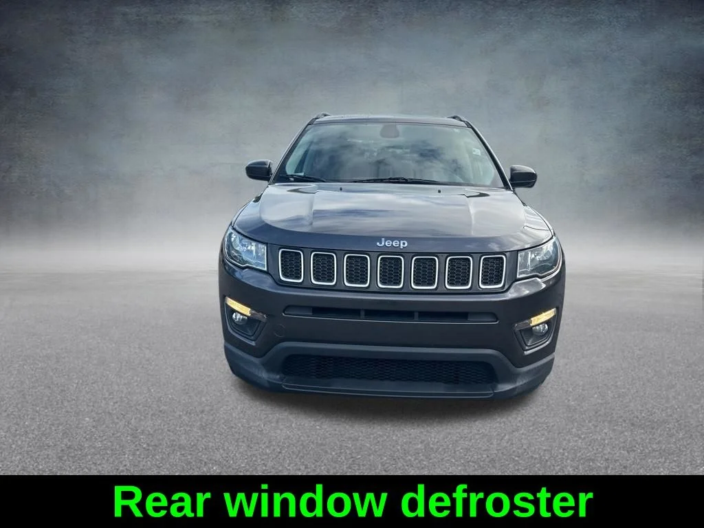 Used 2019 Gray Jeep Latitude image 9