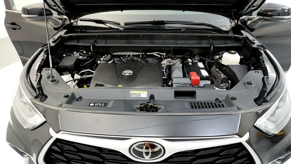 Used 2021 Black Toyota XLE image 15