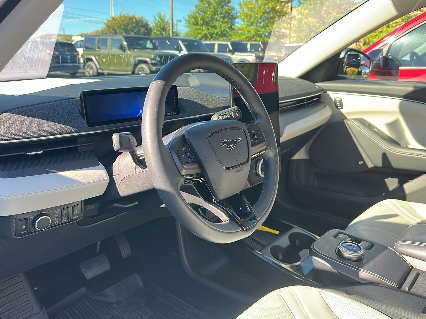 Used 2022 Star White Metallic Tri-Coat Ford Premium image 2