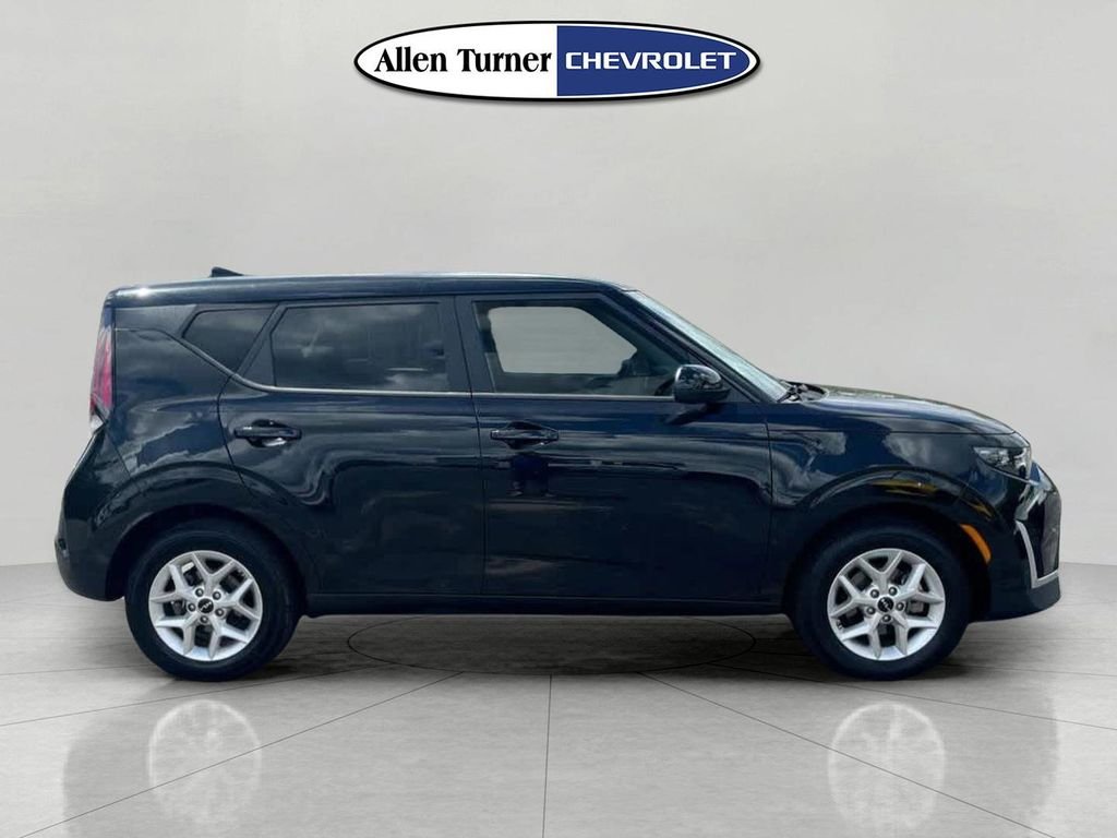 Used 2024 Black Kia LX image 3
