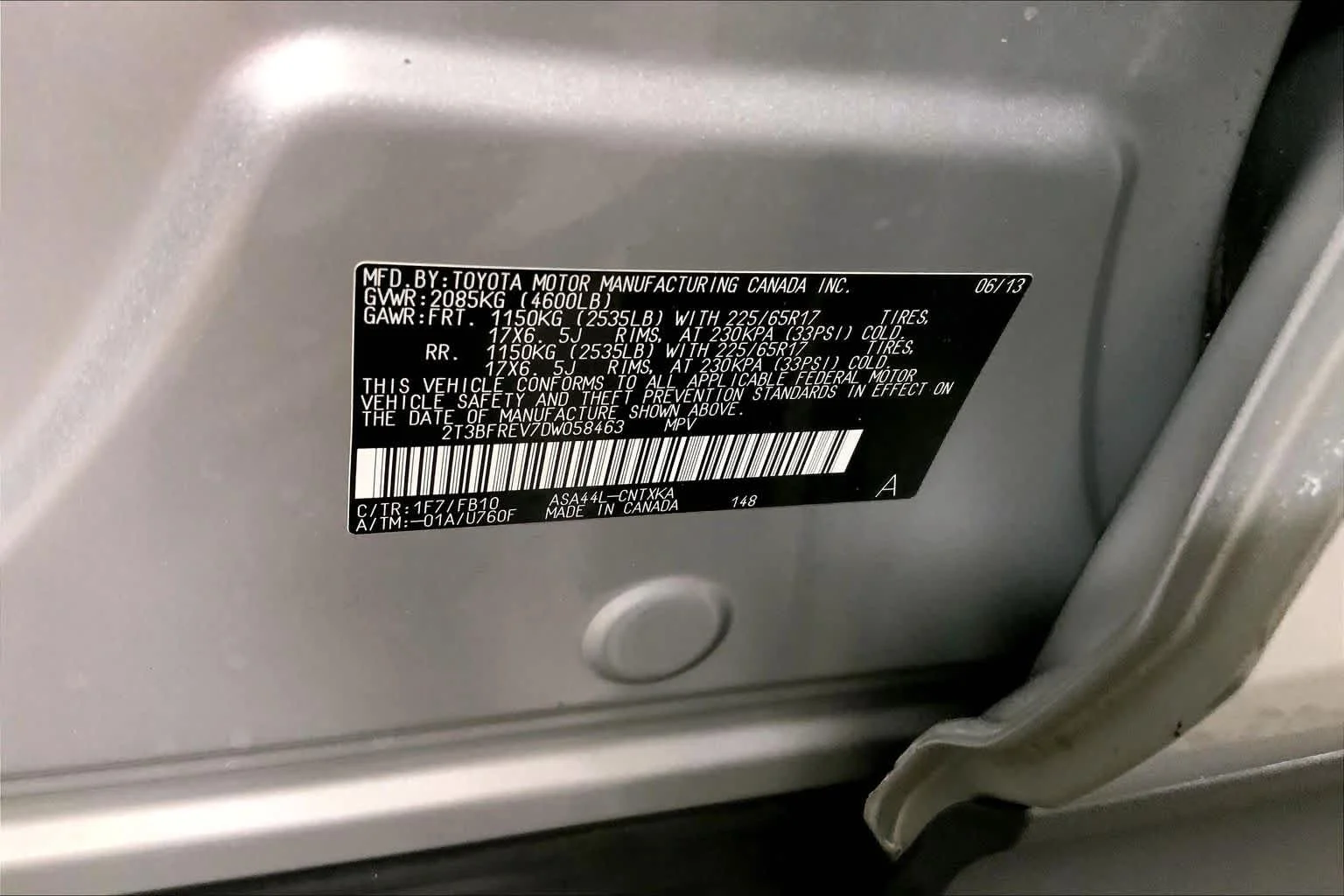Used 2013 Classic Silver Metallic Toyota LE image 37