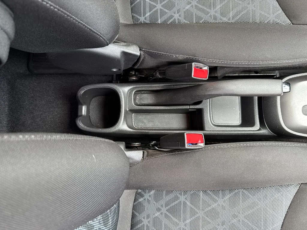 Used 2022 Red Chevrolet LS image 17