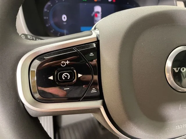 2025 Volvo XC90 Core - Photo 18