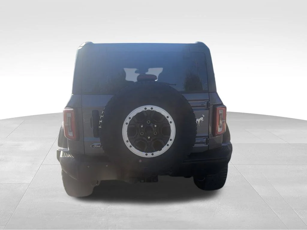 Used 2023 Gray Ford Badlands image 7