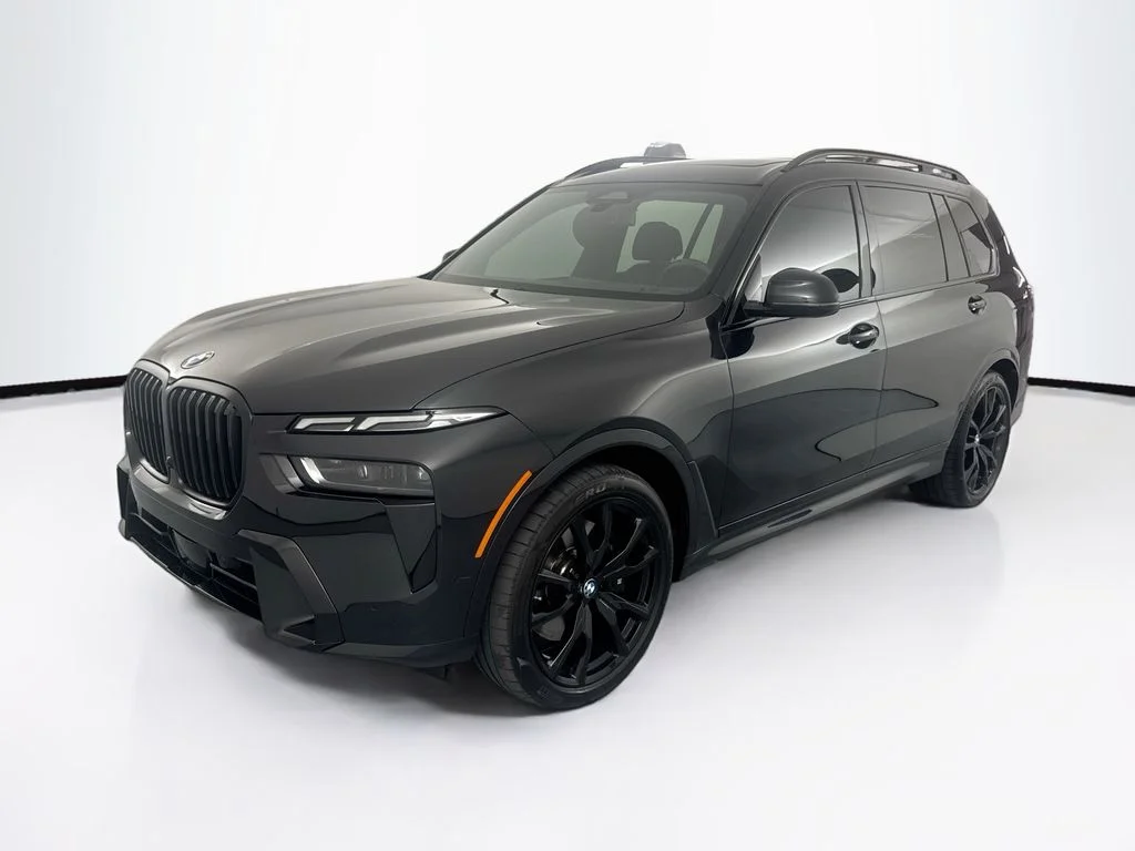 2023 BMW X7 xDrive40i's photo