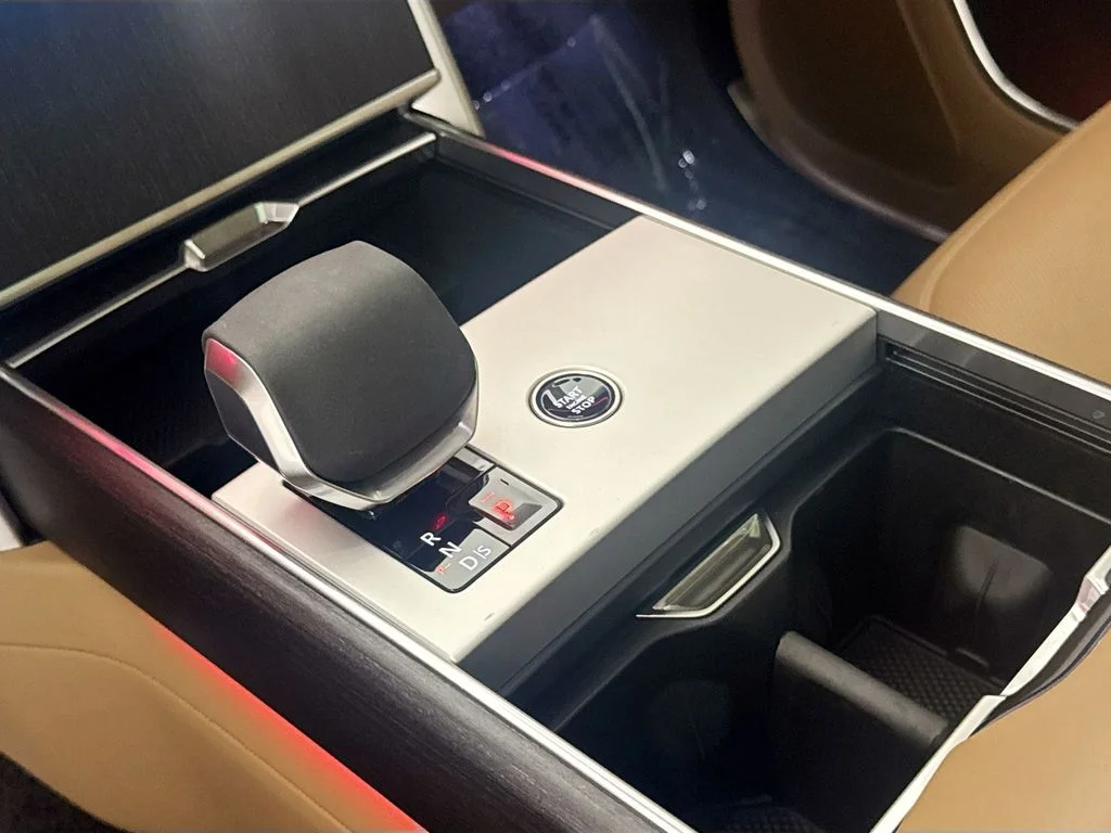 Used 2025 Gray Land Rover SE image 17