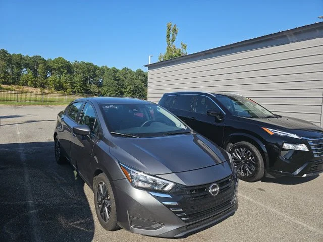 Used 2025 Gray Nissan 1.6 SV image 3