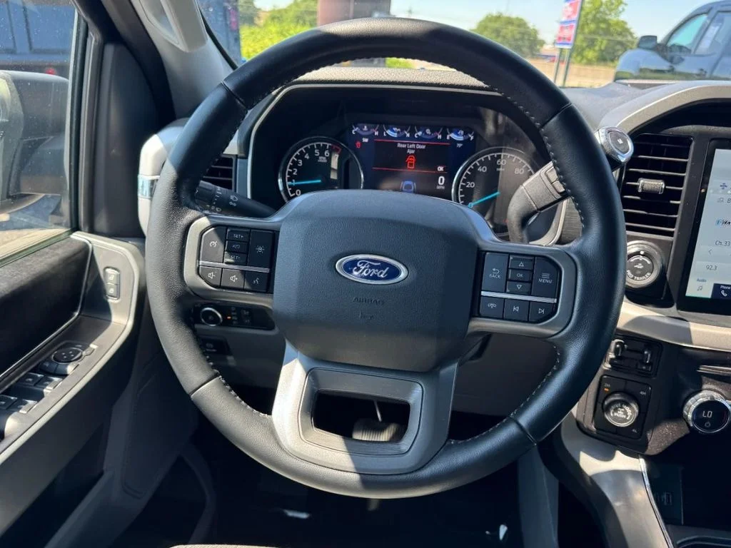Used 2021 Agate Black Metallic Ford XLT image 11