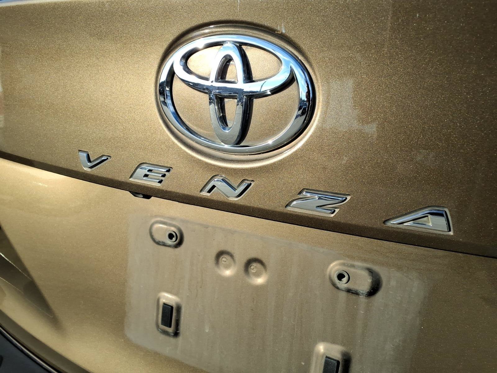 Used 2013 Golden Toyota LE image 8