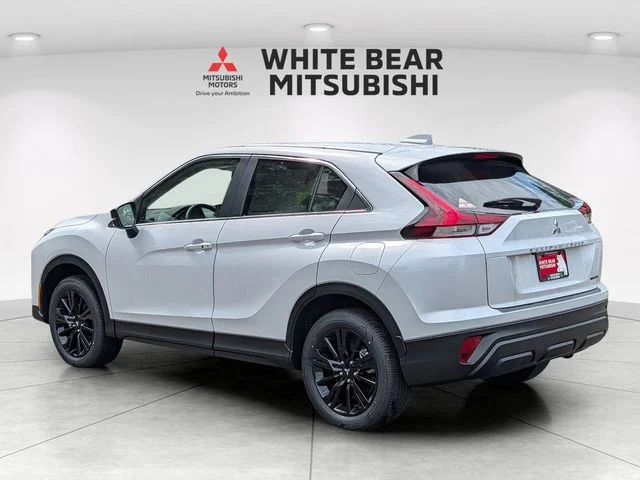 New 2026 White Diamond Mitsubishi LE image 2