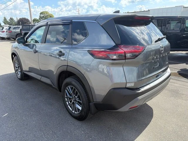 Used 2023 Gray Nissan S image 8
