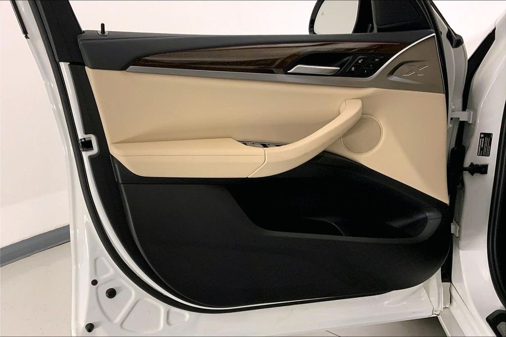 Certified Used 2023 Alpine White BMW  image 24