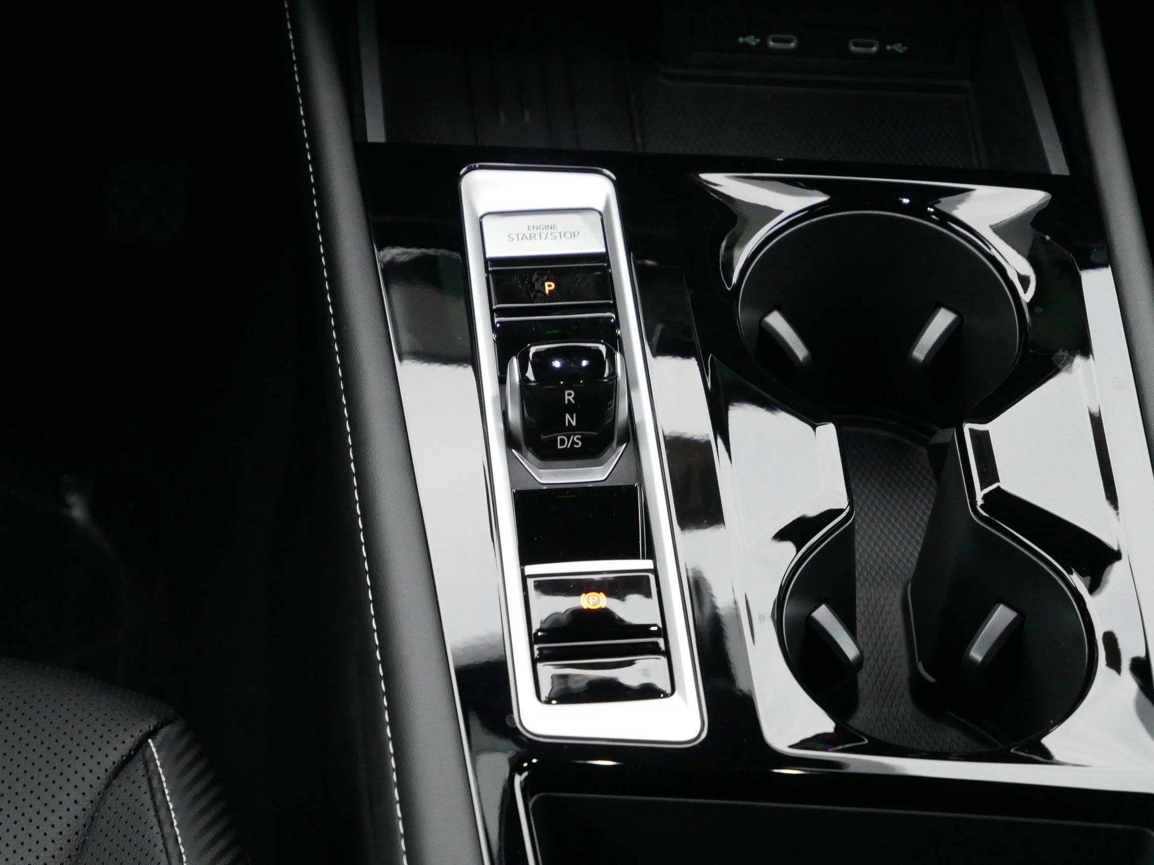 2026 Volkswagen Atlas Cross Sport SE w/Tech - Photo 11