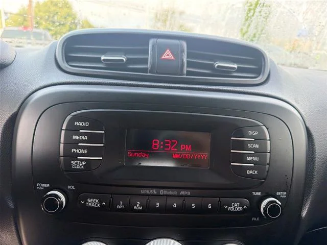 Used 2015 Bright Silver Kia  image 5