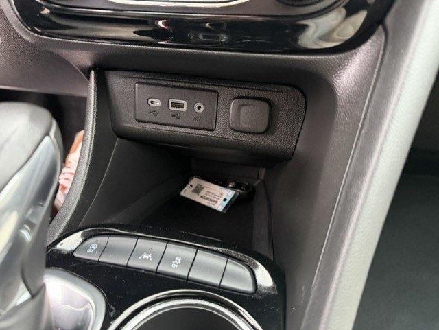 Used 2022 Summit White Buick Select image 18