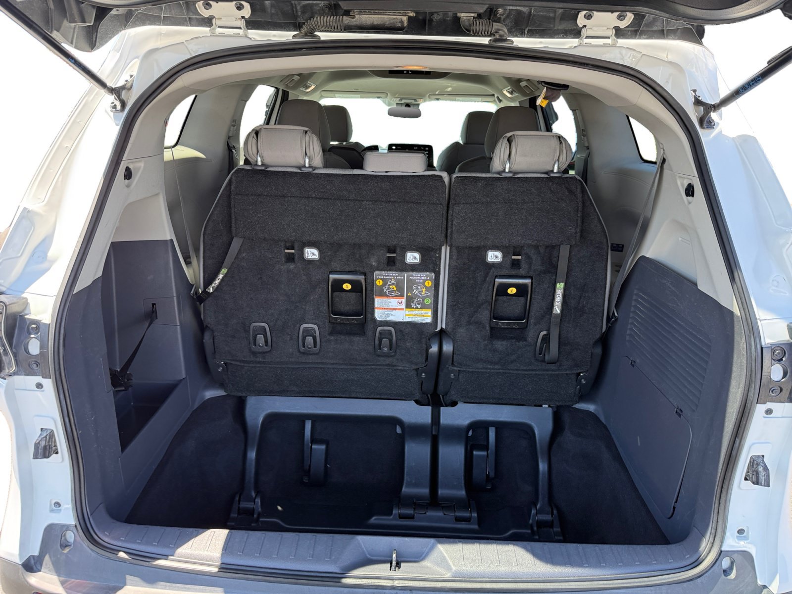 Used 2024 Ice Toyota LE image 17